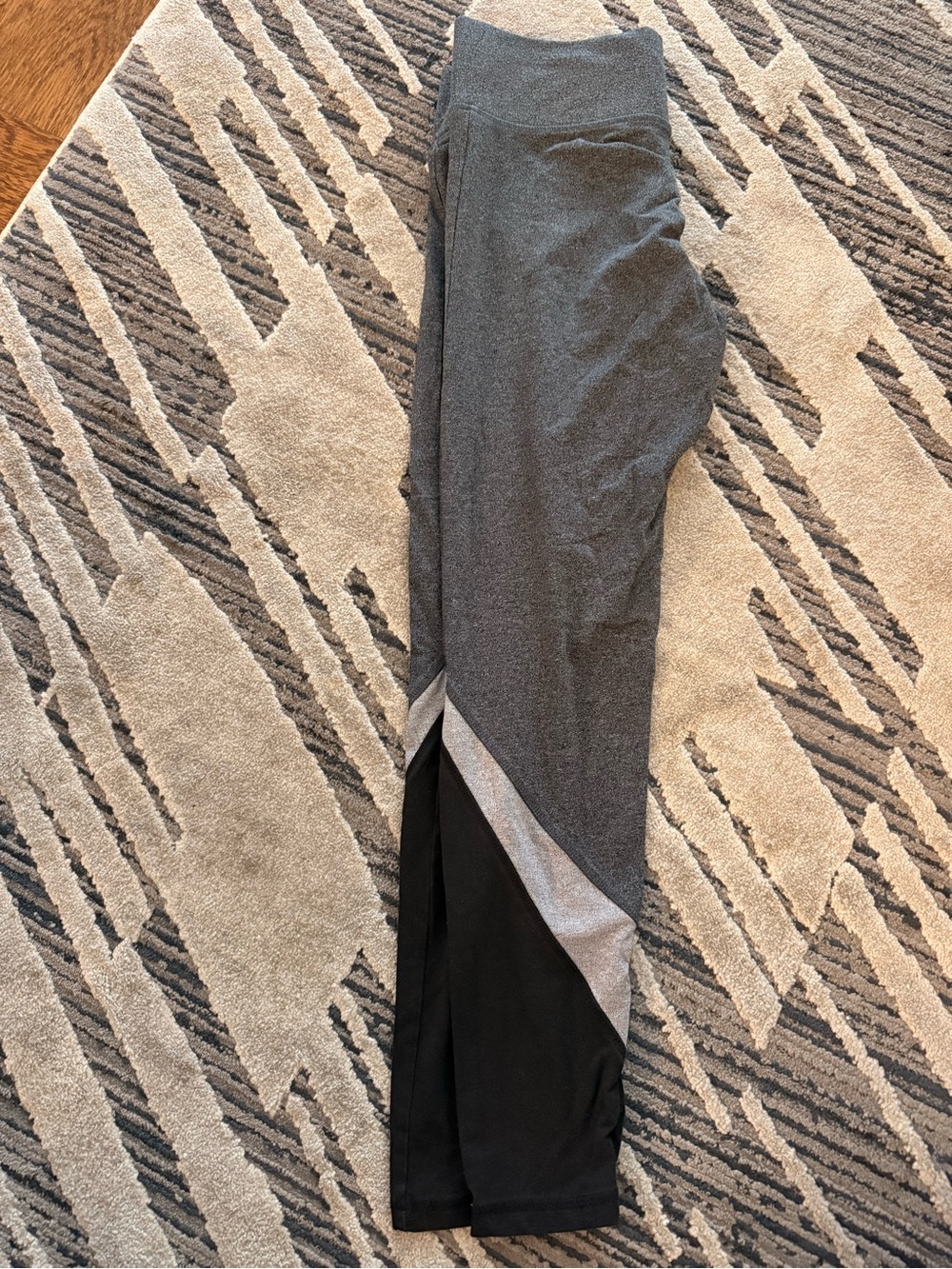 Women’s Gray & Black Colorblock Leggings with Metallic Accent